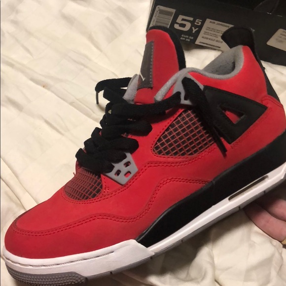 Air Jordan 4s Retro(GS) Toro Bravos MAKE OFFER - Picture 2 of 8
